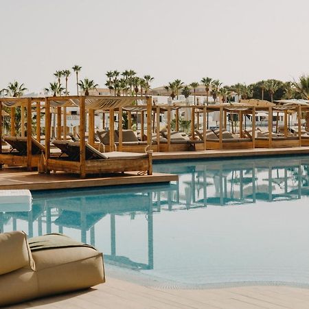 Lago Resort Menorca - Casas Del Lago Adults Only Cala en Bosch Esterno foto The pool at the Mykonos Villa