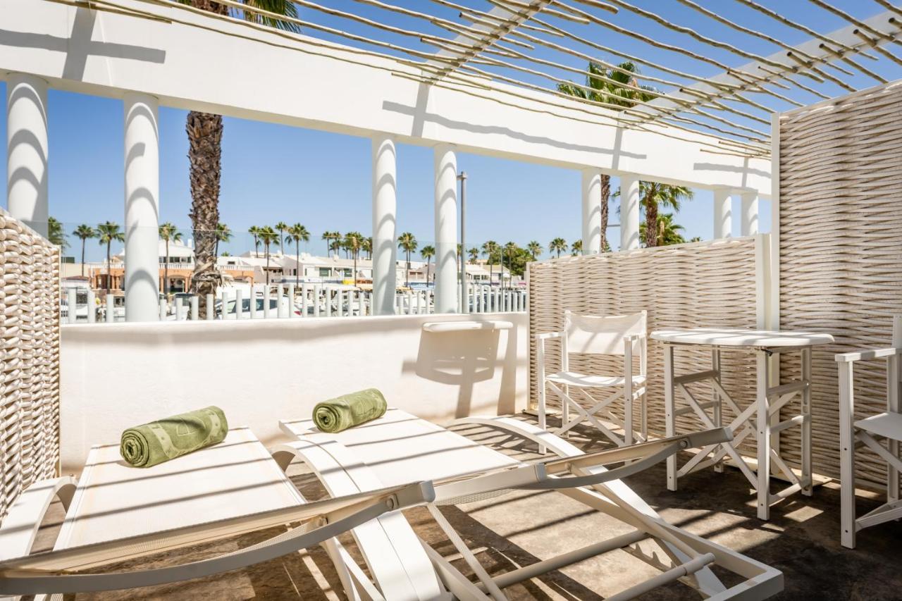 Lago Resort Menorca - Casas Del Lago Adults Only Cala en Bosch Esterno foto Cabana at the Shore Club