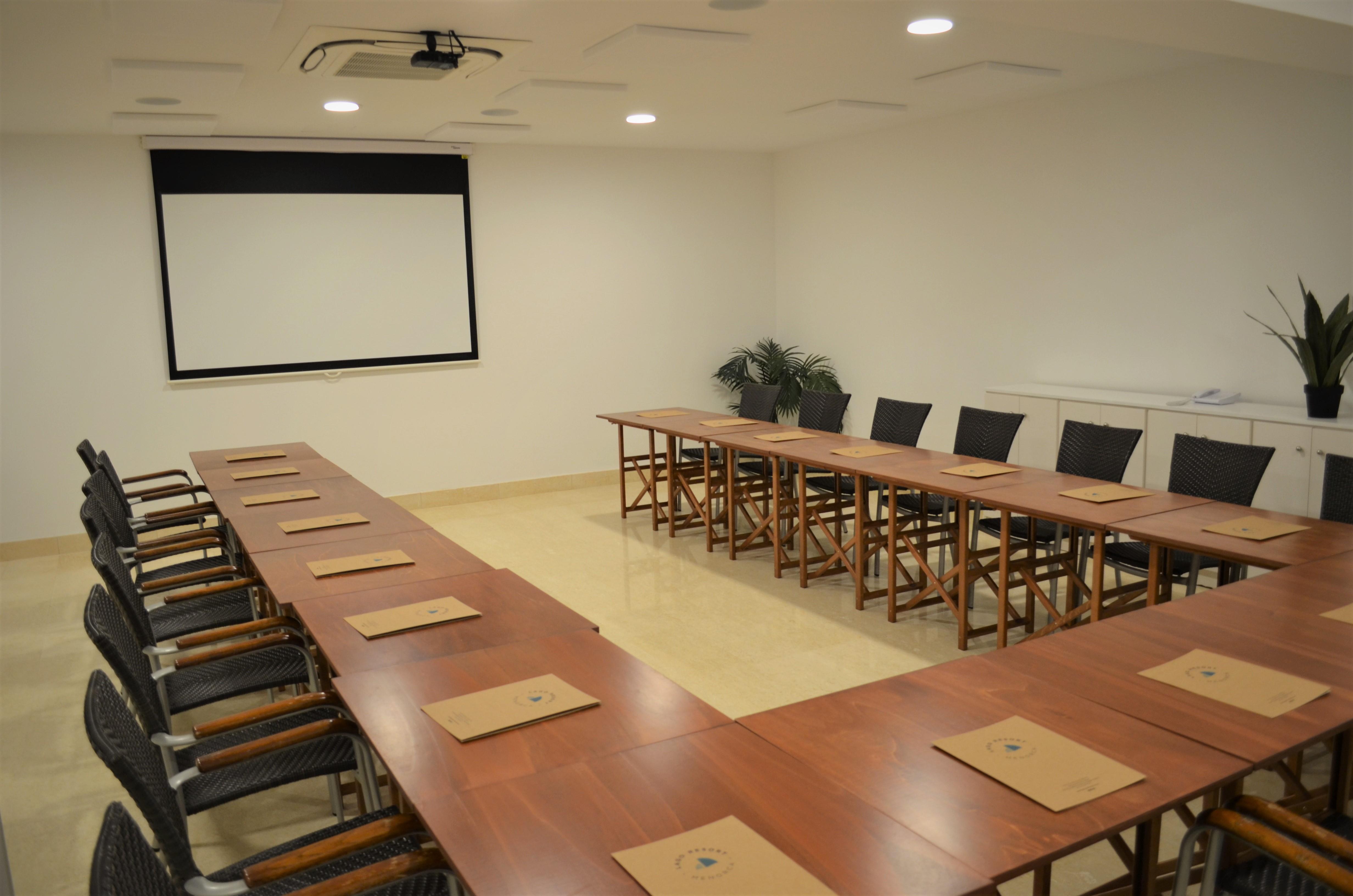 Lago Resort Menorca - Casas Del Lago Adults Only Cala en Bosch Esterno foto A meeting room