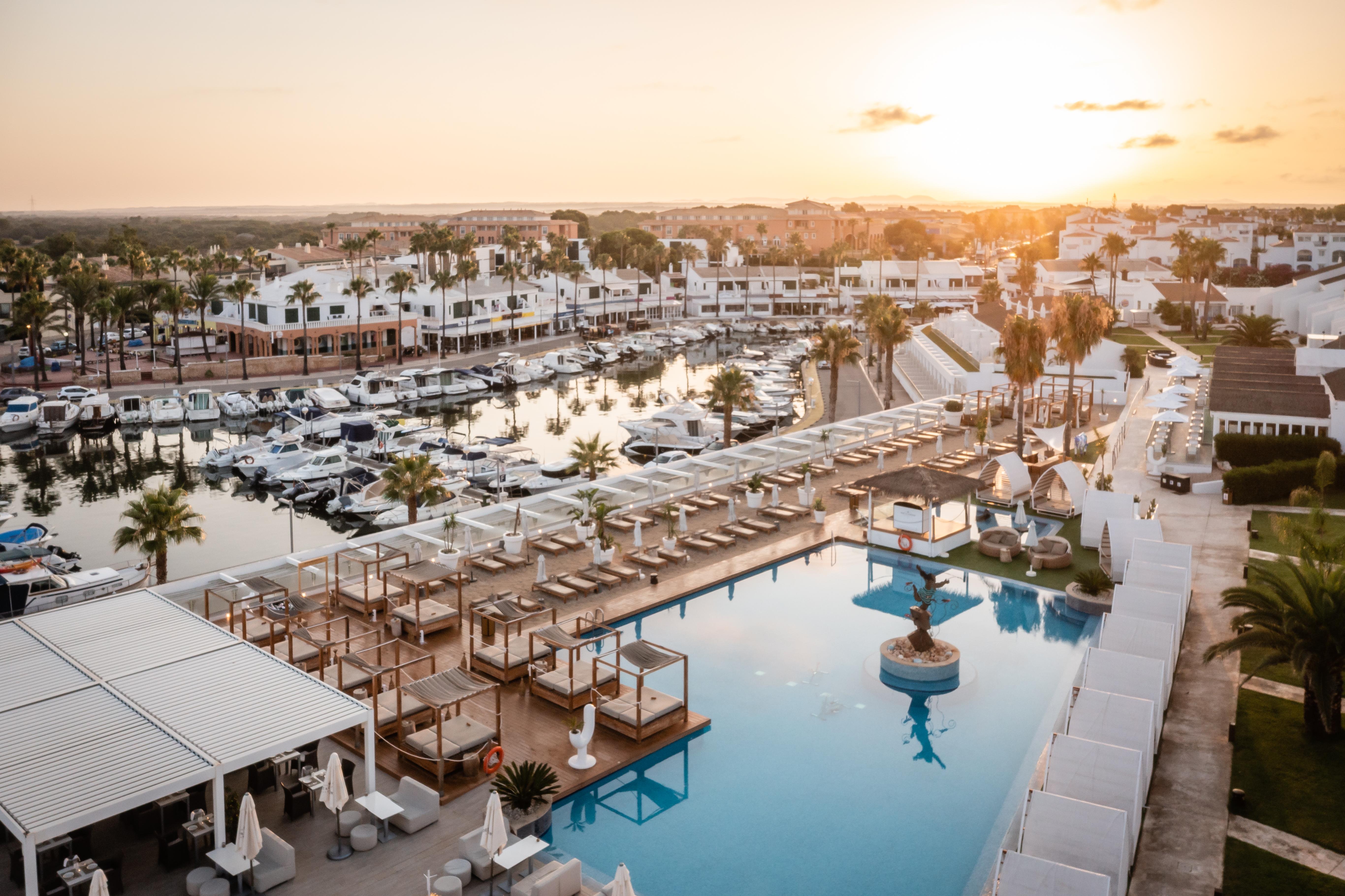 Lago Resort Menorca - Casas Del Lago Adults Only Cala en Bosch Esterno foto Aerial view of the resort
