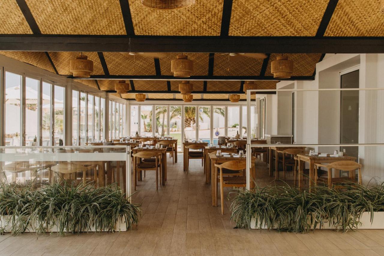 Lago Resort Menorca - Casas Del Lago Adults Only Cala en Bosch Esterno foto The interior of the restaurant