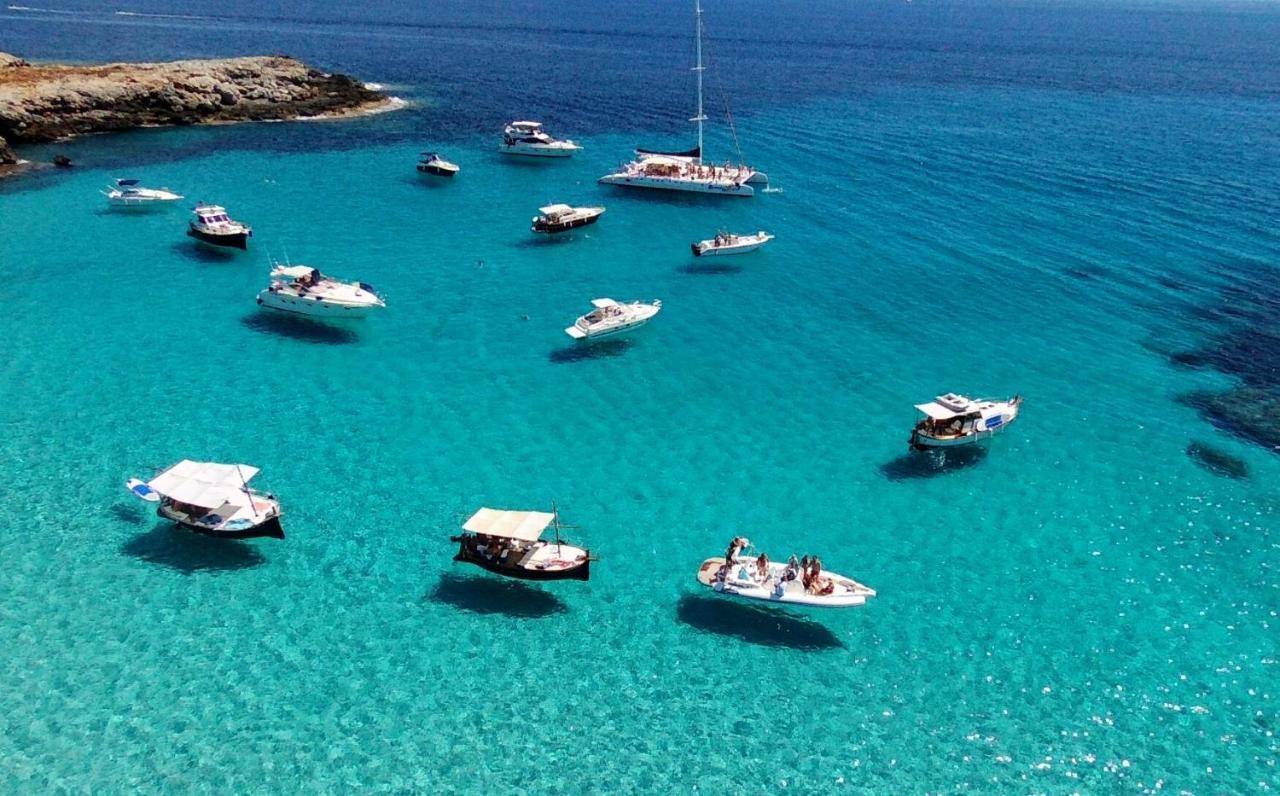 Lago Resort Menorca - Casas Del Lago Adults Only Cala en Bosch Esterno foto Boats at Cala Galdana