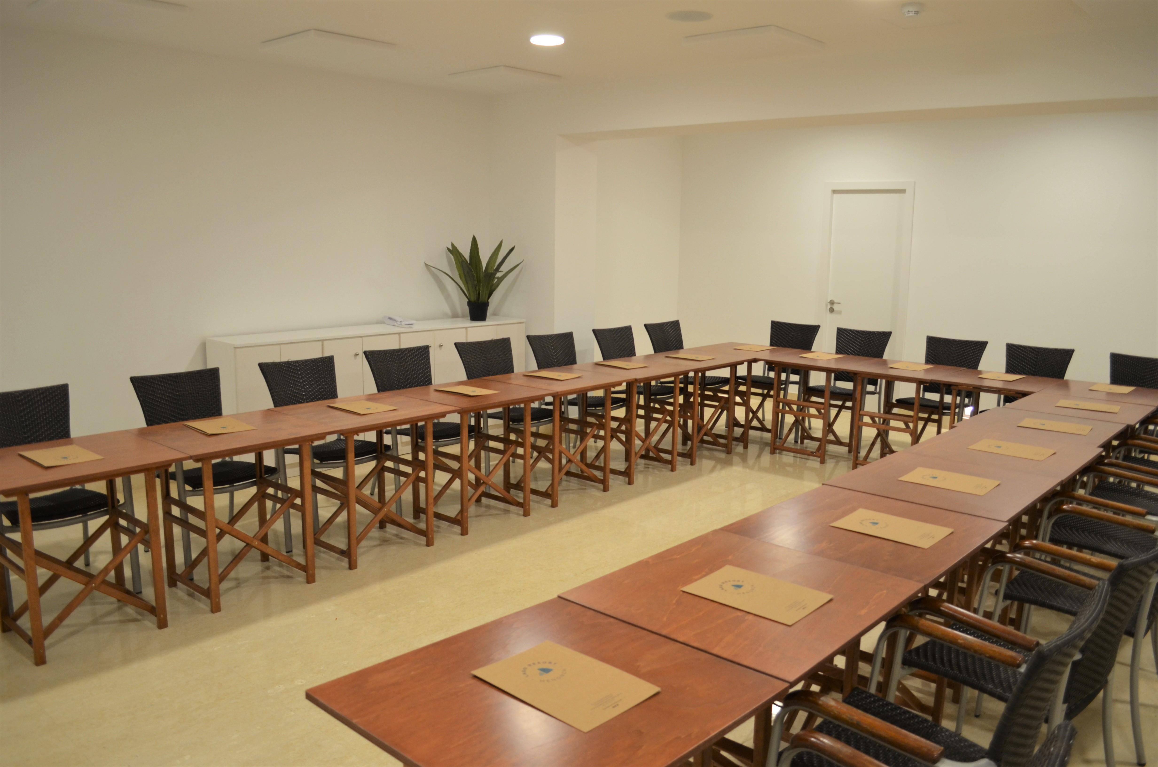 Lago Resort Menorca - Casas Del Lago Adults Only Cala en Bosch Esterno foto A meeting room