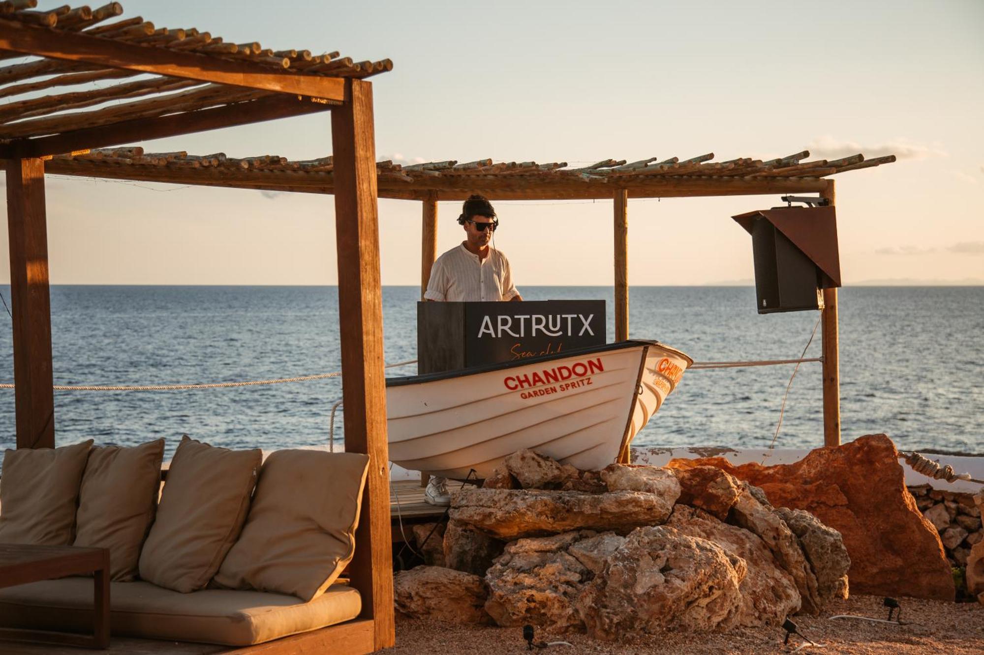 Lago Resort Menorca - Casas Del Lago Adults Only Cala en Bosch Esterno foto Artrutx at the beach
