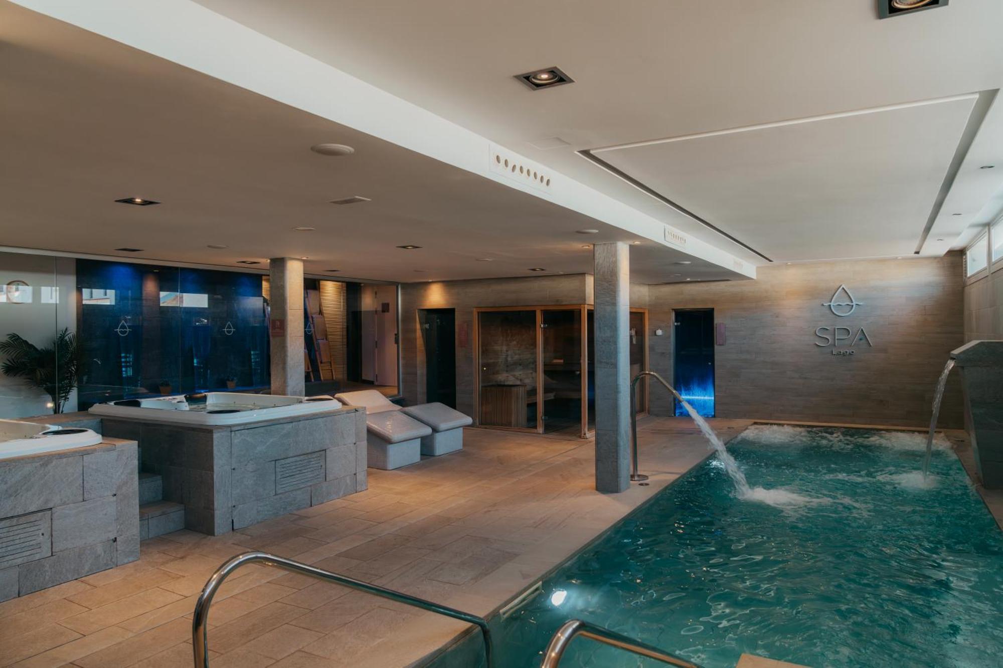 Lago Resort Menorca - Casas Del Lago Adults Only Cala en Bosch Esterno foto The spa at The Ivy Collection